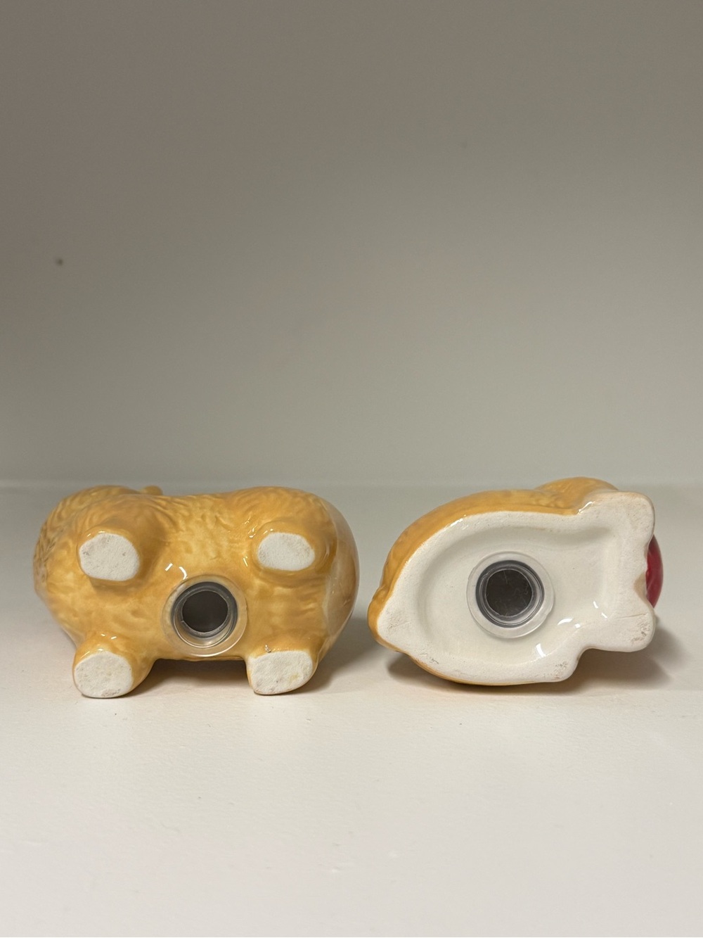 Corgi Dog Salt & Pepper Shakers Adorable Ceramic Tan with Red Heart - Picture 3 of 4